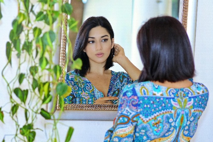 Are Mirrors Ruining Your Home’s Energy? (As per Mahavastu)